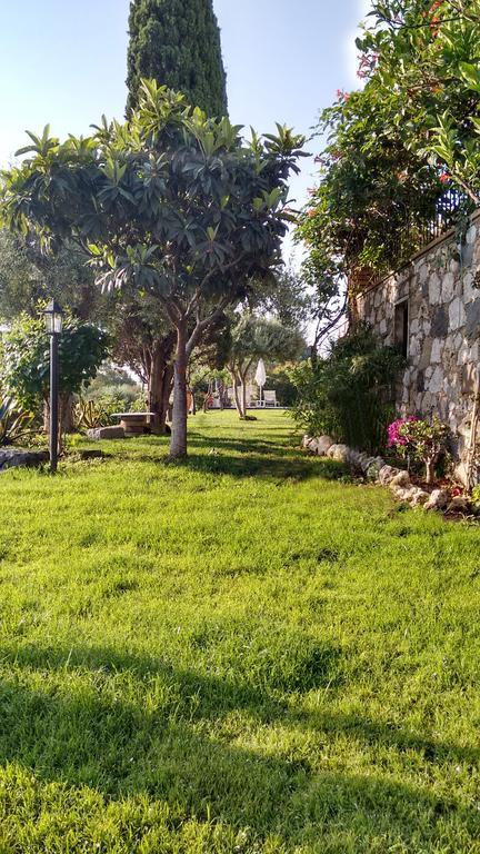 Avocado B&B Beyond Giardini Naxos Room photo