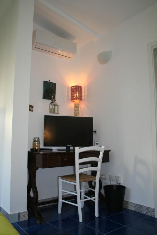 Avocado B&B Beyond Giardini Naxos Room photo