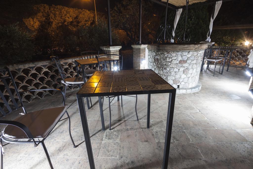Avocado B&B Beyond Giardini Naxos Room photo