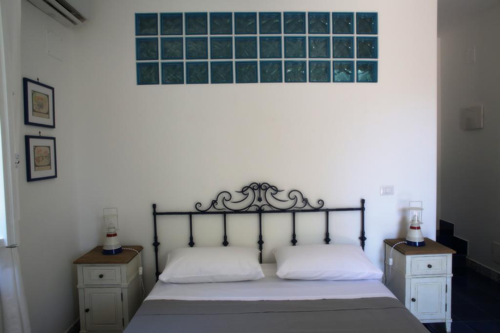 Avocado B&B Beyond Giardini Naxos Room photo