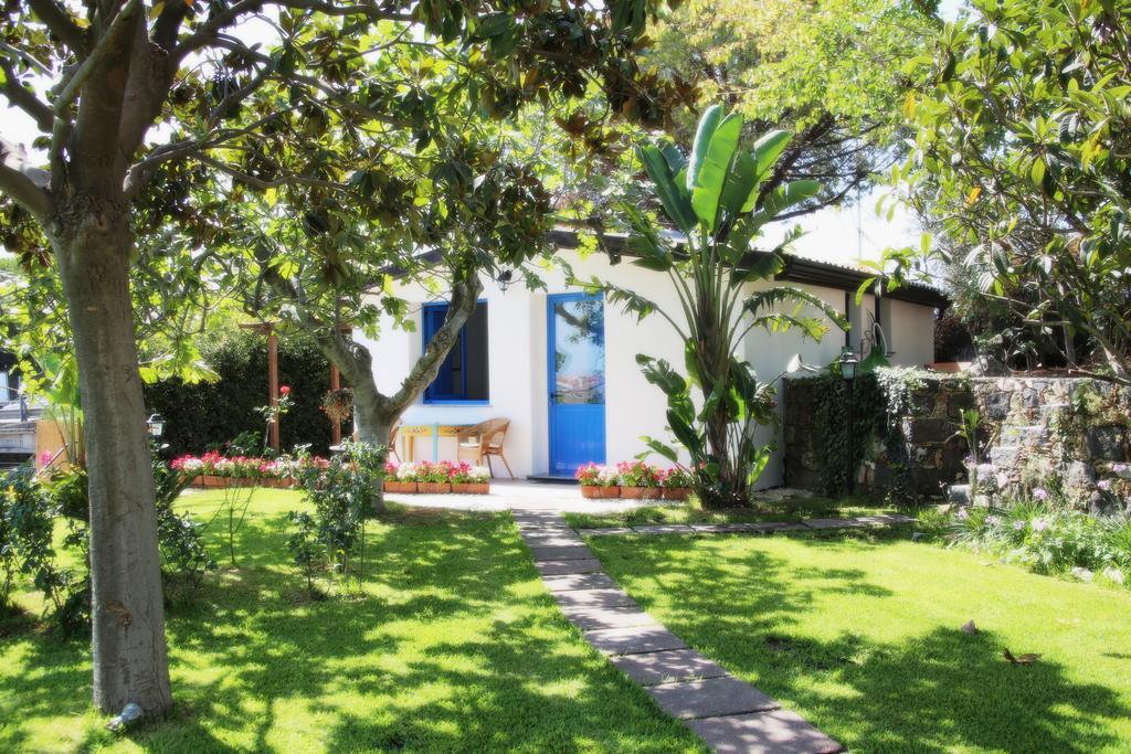 Avocado B&B Beyond Giardini Naxos Room photo