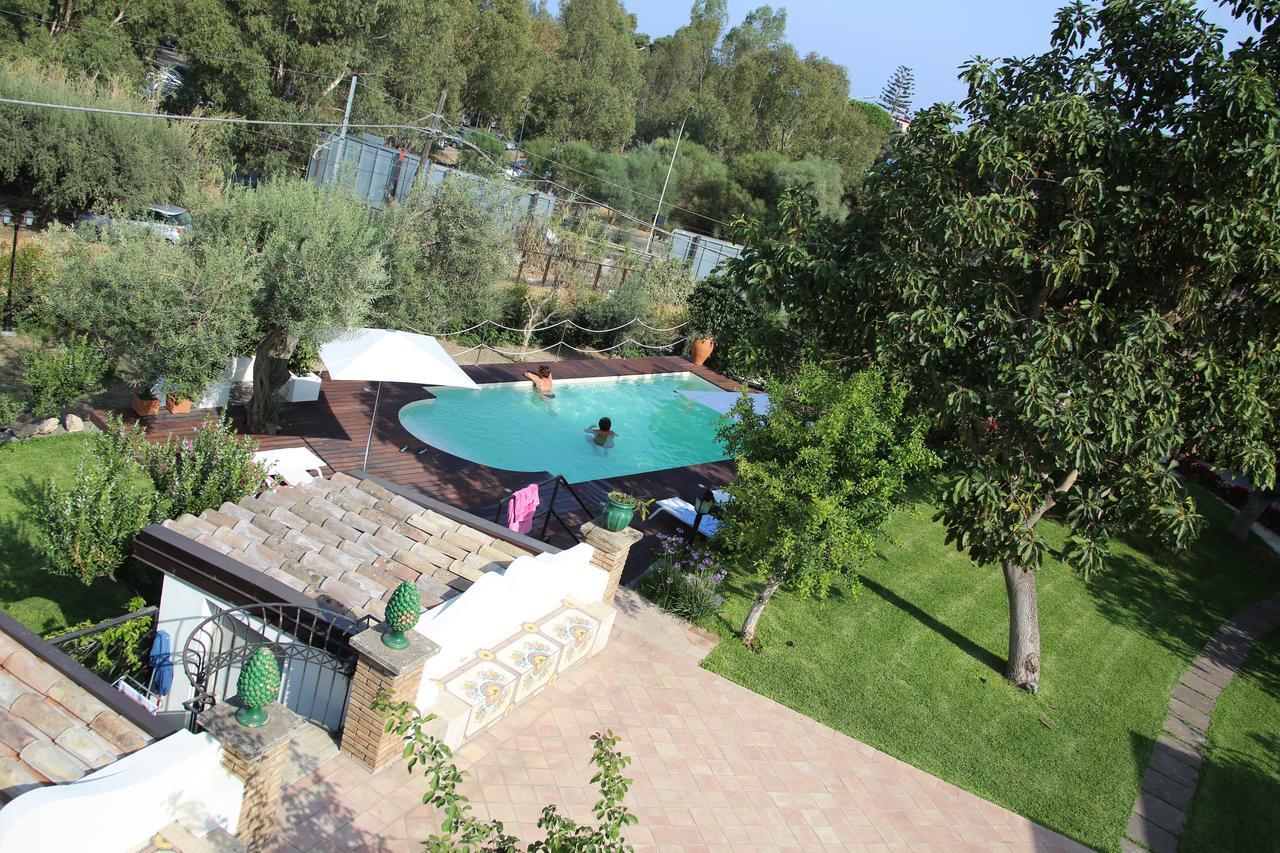 Avocado B&B Beyond Giardini Naxos Exterior photo